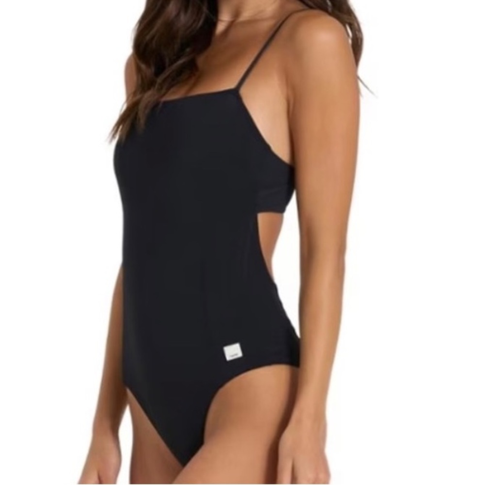 NWT vuori dune one piece black swim suite size medium